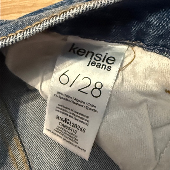 Kensie Mid Rise Frayed Hem Shorts - Picture 4 of 5